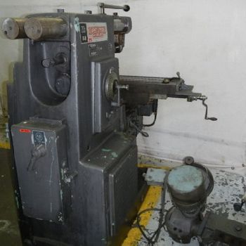 Kearney &amp; Trecker#205-SA, 12" x 50 table,28 long.travel,1500 RPM,5 HP,1 HP vertical hd,’64