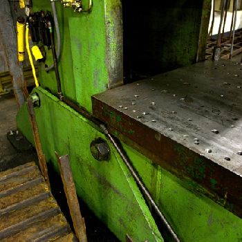 105 Ton,Verson#7-1/2, OBI press, 39" x 30 bed area, 8 stroke, 18 SH, 48 SPM, air clutch &amp; brake, palm buttons, #13313J