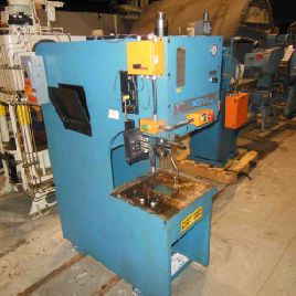 25 Ton, Neff, C-frame omlaag werkende hydraulische pers, 6 "str, 12 DL, 8 thr, open achterframe, 1993, # 7255