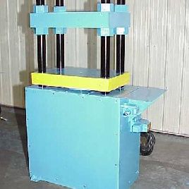 100 Ton,Hunter, 22" x 18,upact 4-post,8 stroke,16-21 DL,40 wrk.ht,9 ram,#1756