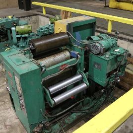 Memco N ° 30, diamètre de rouleau 12 ", surface de rouleau 26, largeur 24 x 0,050, rouleau de gaufrage hydraulique (2 disponibles)