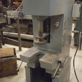 8 toneladas, Denison, prensa hidráulica de bastidor en C, 12 "str, 18 DL, 7 thrt, 7.5 HP, S / N 20886,1967, # 82528