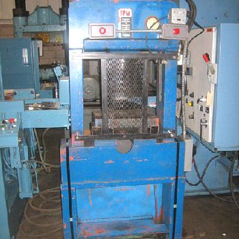 50 Ton,IPM, 8" stroke, 19 DL, 17 x 13 bed, 22 between side frames, #22406