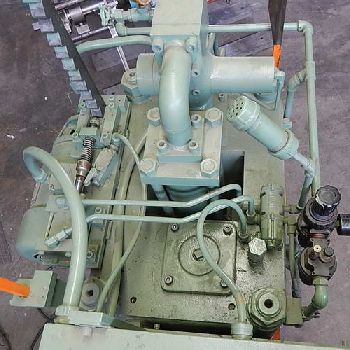 20 Ton,GreenleeBros hydraulic press, 18" stroke, 23 SH, 24 x 34-1/2 table, 5 HP