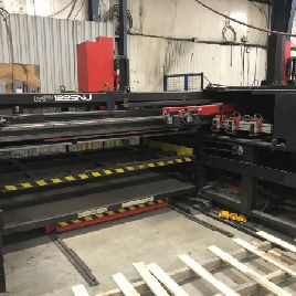 Amada # MP1225NJ, cargador de hojas de 4 '' x 8 '', carro de descarga, mesa elevadora, 2001