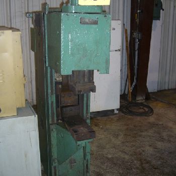 100 KVATaylor-Winfield, standard dual acting, 12" throat, 6 cylinder, 6 x 6 platen, 440/460/480 V., 1 phase, #5959