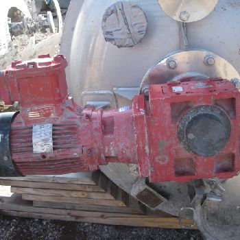 660 gal.Robert Sanderson&amp; Sons, 304 Stainless Steel kettle,60" diameter x 54 straight side,semi elloptical top &amp; bottom,58 psi,jacketed â€™01,#38814