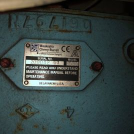 Waukesha # 030, bomba lobular giratoria, acero inoxidable, entrada / salida de 1.5 ", 5 HP, N / S 209042, 1997, # 10634-3