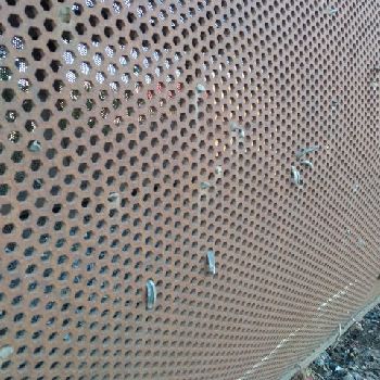 McCloskey#823, trommel screen, 10mm screen, 60 HP (4 x 15 HP motors) used