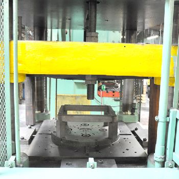 175 Ton,ColumbusIndustries, Trimmer, 4-post hydraulic trim press,4-way can trimming attachment,dual palm controls,#A1879