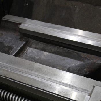 21" x 80Mighty Turn#ML2180GL, gap bed,11-13/16 OCS,3-jaw 12 chuck,in/mm,DRO,#63444