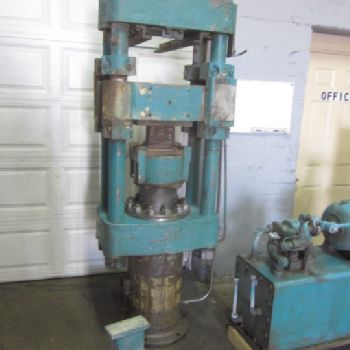 135 Ton,HPM, hyd press,4-post,12" str,upacting,20 LR x 7 FB,5 HP,3-phase,220/440 V.