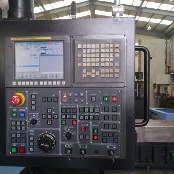 Doosan #VT-900, 39.4" swing, 3-jaw 24 chuck, 12 pos., 50 HP, 2 gearbox, Fanuc I, 2013