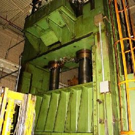 700 Tonnen, Verson # 700-HD-2-144T, hydraulische Prägepresse, 42 "Hub, 87 DL, 144 x 96 Bett / RAM