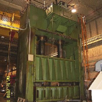 700 Ton,Verson#700-HD-2-144T, hydraulic stamping press,42" stroke,87 DL,144 x 96 bed/ram