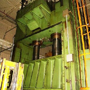 700 Ton,Verson#700-HD-2-144T, hydraulic stamping press,42" stroke,87 DL,144 x 96 bed/ram