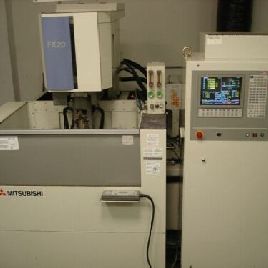 Mitsubishi#FX-20, 19.6" x 13.7 x11.8 travels,Mits 32 bit control,elec.chiller,’97,#0647