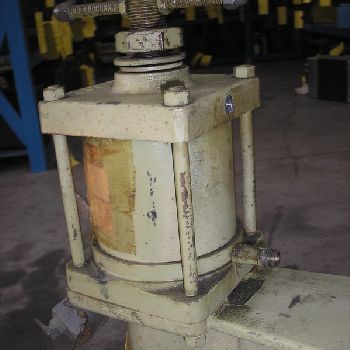 30 KVATaylor-Winfield#EBA-3-8-30, bench type spot welder, 8" throat, 4 cylinder, standard dual acting, 220/230/240 V., 1 ph