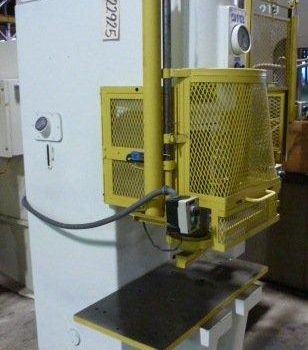 16 Ton,Eitel#P16A, gap, 16" str, 21.5 DL, 17 x 17 bed, 9 thr, 1974, #22925