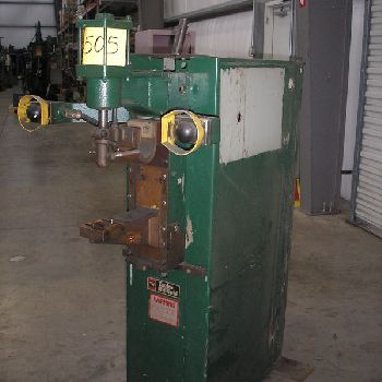 30 KVATaylor-Winfield#EBB3-8-30, bench type spot welder, 8" throat, 4 cylinder, standard dual acting, 440/460/480 V., 1 ph