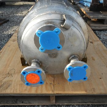 50 gal. 30-15 psi, 17.5" x 68, Mueller, 304L Stainless Steel,dish top/bottom,4 Stainless Steel legs,13 discharge height,NB #42013,#42548