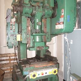 60 toneladas, Bliss # C-60, prensa OBI, carrera de 4 ", controles Cieco, embrague de aire y freno, 1984