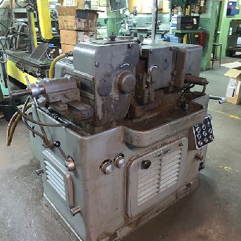 EstartaNo. EE-301, centerless grinder,1/16" -2 grinding diameter,10 HP,work rest,coolant,coolant,hyd dressers,1971,#158795