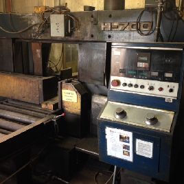 31.5" x 27.5Amada#HA700, dual column,sgl feed.stroke,workload 590-2952 per min,’88
