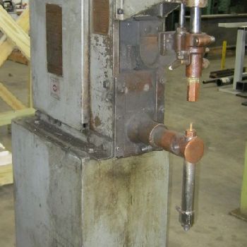 20 KVATaylor-Winfield#EB2.8.20, bench type spot welder, 8" throat, 3.5 cylinder, standard dual acting, 220/230/240 V., 1 ph