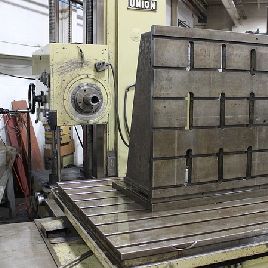 Union 4 "BFT90 / 3, 50 vertical, 65 croix, table rotative 49 x 57, DRO, 1990