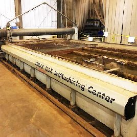 Omax # 120X, chorro de agua abrasivo de precisión de 10 ′ x20 ’, bomba Omax EnduroMax 5060V VFD, ’11