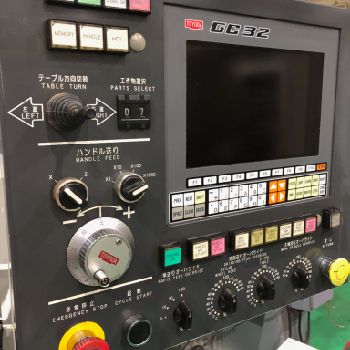 12.6" x 39.4Toyoda#GE4A-100, 11.3 diameter, 16 OD x 3 ID, #4MT, GC32 control, tailstock, 1995