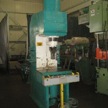 75 Ton,Hannifin, 18" stroke, 24 DL, 30 x 24 bed, 18 throat, #25743