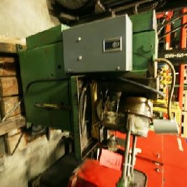 Oliver # 600, affûteuse avec alimentation automatique, mandrin de 9 ", # 11215