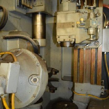 Cleveland#CR300Rigidhobber vertical single spindle, 12" pitch diameter, 10 HP, 1981, LTC1033