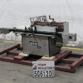 Anker Division KHS # VARIANTL, acier inoxydable en ligne automatique, colle à froid, étiqueteuse enveloppante, 20 à 120 récipients par minute