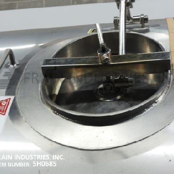 6000 gal.Walker, 304 Stainless Steel, jacketed &amp; insulated cooling tank rated for 55 GPM of glycol or cold water, 15 psi, dome top