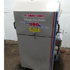 Storm King #SK-300, heated parts washer,oil skimmer,212Â°,24" rotary turntable,2012