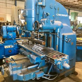 Cincinnati n ° 315-15, fraiseuse verticale, table à rainures en T de 15 "x 69 cm, conique n ° 50, 15 CV, 1965