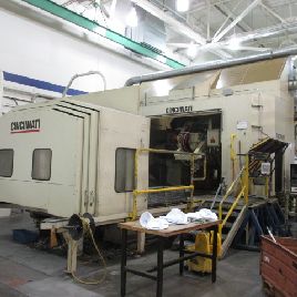 Cincinnati # 30V, perfilador tipo puente de alta velocidad de 5 ejes, mesa de 84x170 ", 168 X, 96 Y, Fanuc 150M