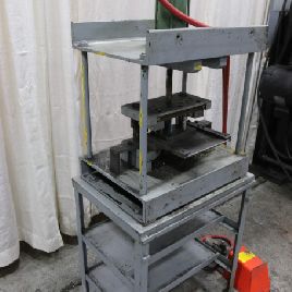 1535 cfmTorit#90, dust collector,(25) bags,shaker,dust drawer,7" inlet,3 HP,#69324