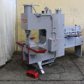 4 "x 4 x 3/8 Metal Muncher # MM61E18, hydraulisch ijzerbewerker, 49 ton, 1979, # 70550