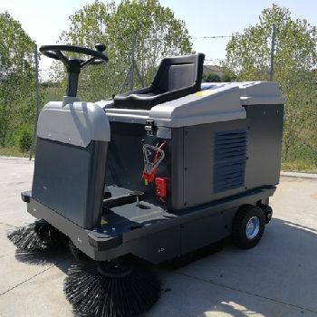 INDUSTRIAL BRUSH MAN ON BORDER PERA 70E - SEMINAR