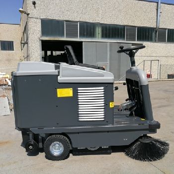 INDUSTRIAL BRUSH MAN ON BORDER PERA 70E - SEMINAR