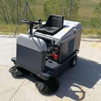 INDUSTRIAL BRUSH MAN ON BORDER PERA 70E - SEMINAR