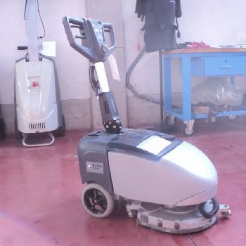 NILFISK SC 350 WASHING MACHINE