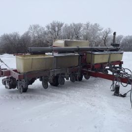 1992 CASE IH 900 PLANTER 2569745 USED