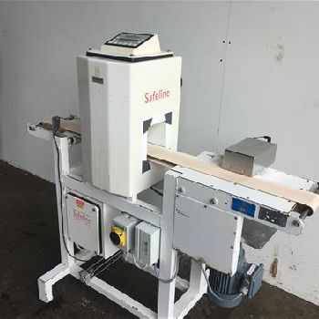 Safeline metal detector