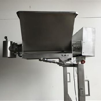 Leonhardt Stainless hopper and twin screw feeder