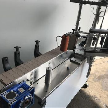 PMR Systems New 3 bottle labelling machine